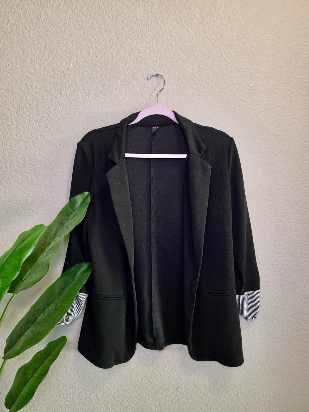 SHEIN Black Open-Front Women's Blazer with Striped Cuff